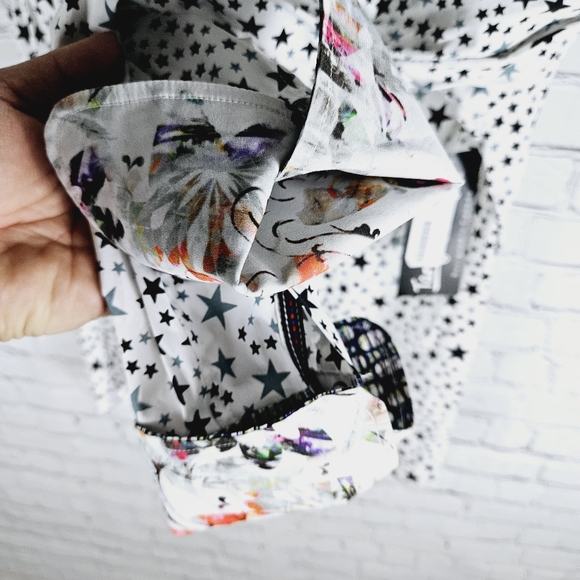 MANGO TANGO | star print long sleeve collared button up flip cuff shirt - Picture 3 of 10